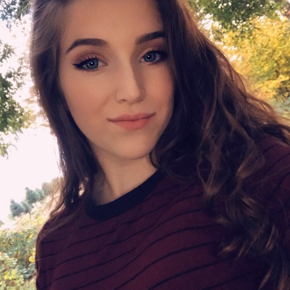 Meet your Posher, Jennifer - Picture 4 of 4